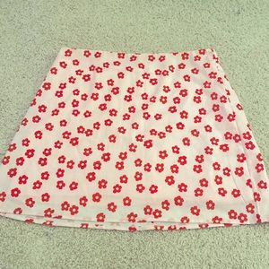 super cute mini skirt!